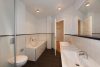 Hochwertig sanierte Maisonette-Wohnung mit 3 Dachterrassen und Kamin ... - Humboldt14_VH_Muster_Bad1