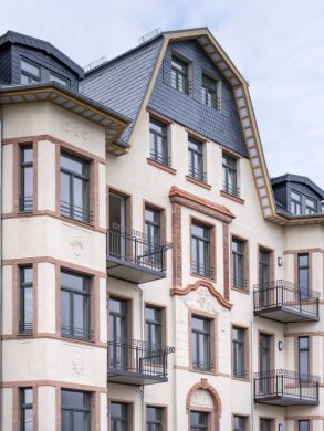 Hochwertig sanierte Dachgeschosswohnung mit Balkon und Fußbodenheizung!, 09130 Chemnitz, Dachgeschosswohnung