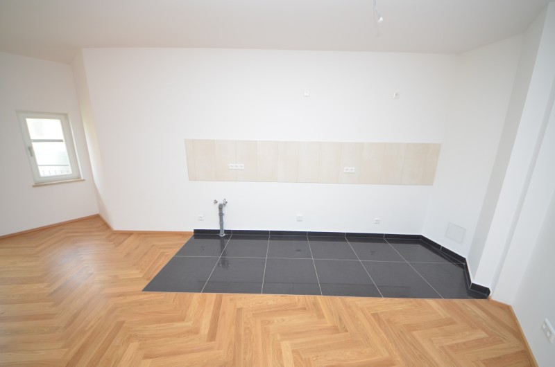 Denkmalgeschütztes Objekt mit Fußbodenheizung und Parkett - Foto 1
