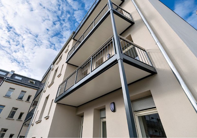 Hochwertig sanierter Altbau mit 2 Balkonen, Parkett und Fußbodenheizung ! - Photo 4