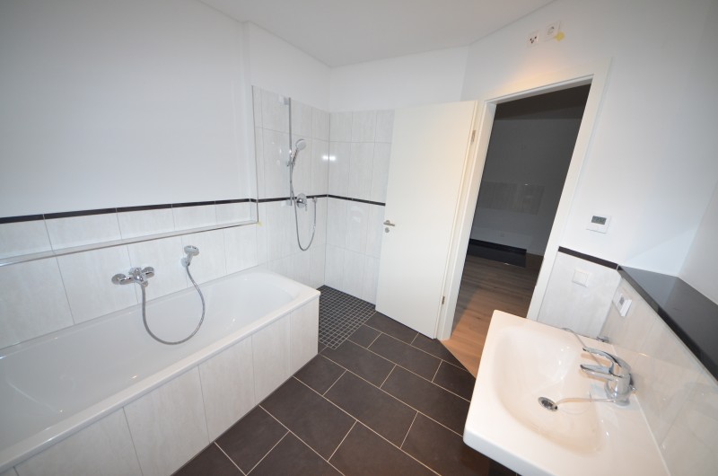 Ideal geschnittene 2-Zimmerwohnung im Neubau mit Balkon in Kleinzschocher! - Foto 2