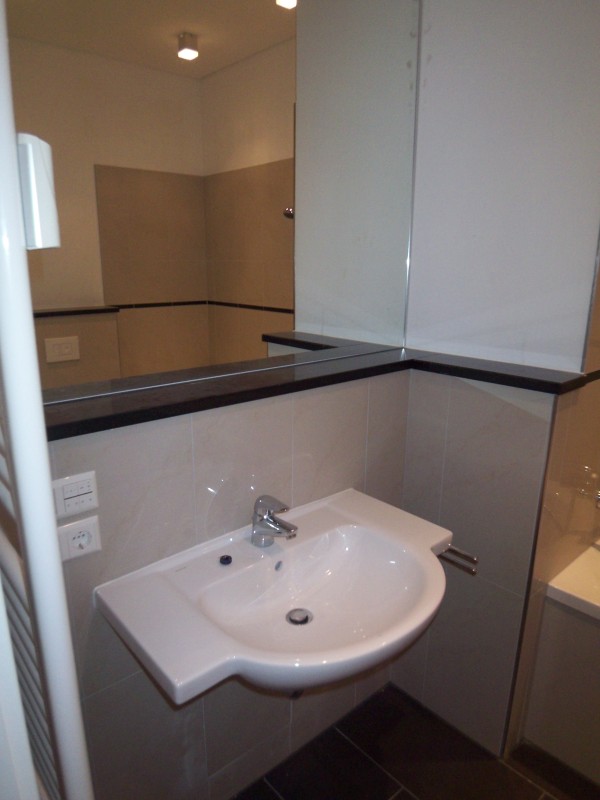 Wunderschöne 2-Zimmer-Wohnung im sanierten Fabrikgebäude mit Balkon ! - Photo 3