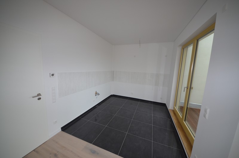 Wunderschöner Neubau im Süden! Dachgeschoss-3-Zimmerwohnung mit Loggia ! - Foto 2