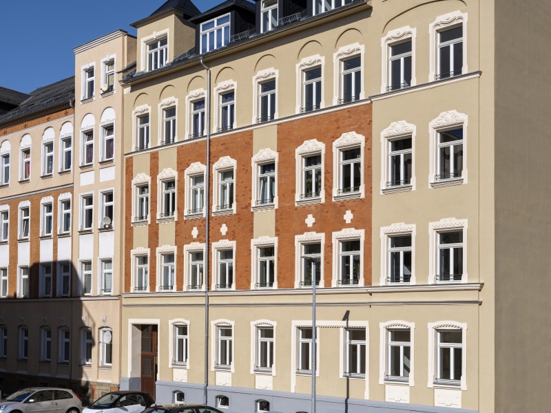 Sanierter Altbau mit Fußbodenheizung und Parkett! - Foto 1