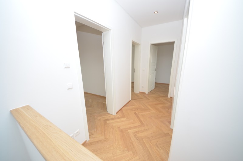 Traumhafte Maisonettewohnung mit Fußbodenheizung und Parkettboden! - Foto 5