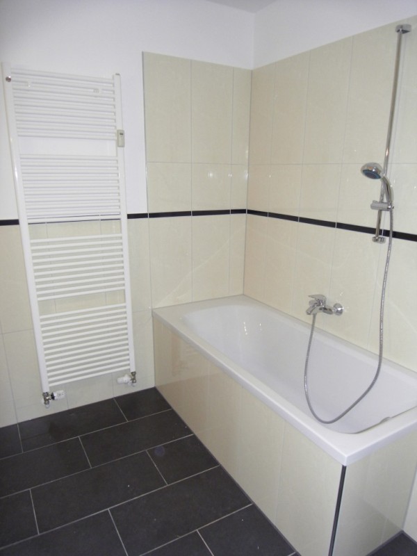 Traumhafte 2-Zimmer-Wohnung im sanierten Fabrikgebäude mit Balkon! - Photo 2