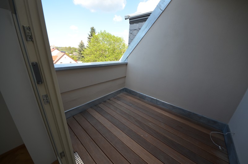 Hochwertig sanierte 4-Zimmerwohnung mit Parkett und Fußbodenheizung ! - Foto 2