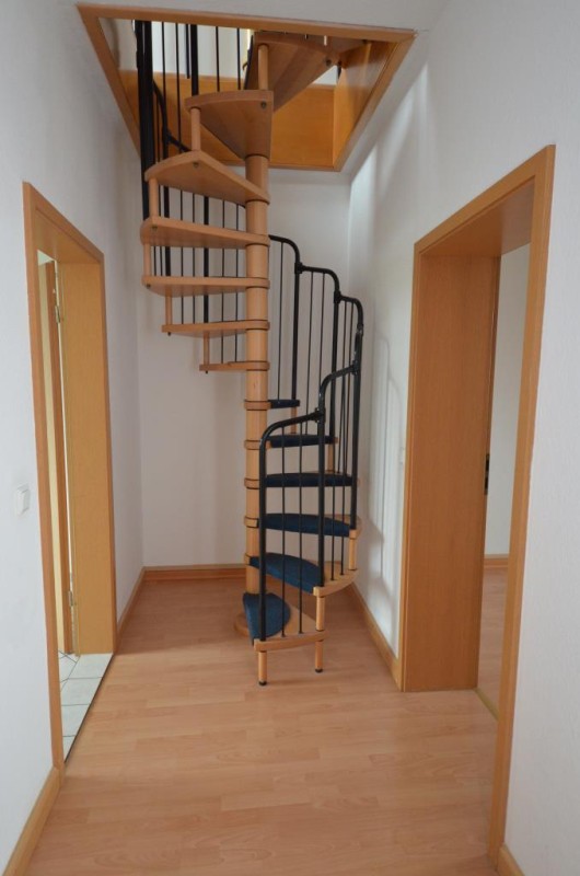 Helle, freundliche 3-Zimmer-Maisonette-Wohnung mit Laminatfußboden! - Photo 5