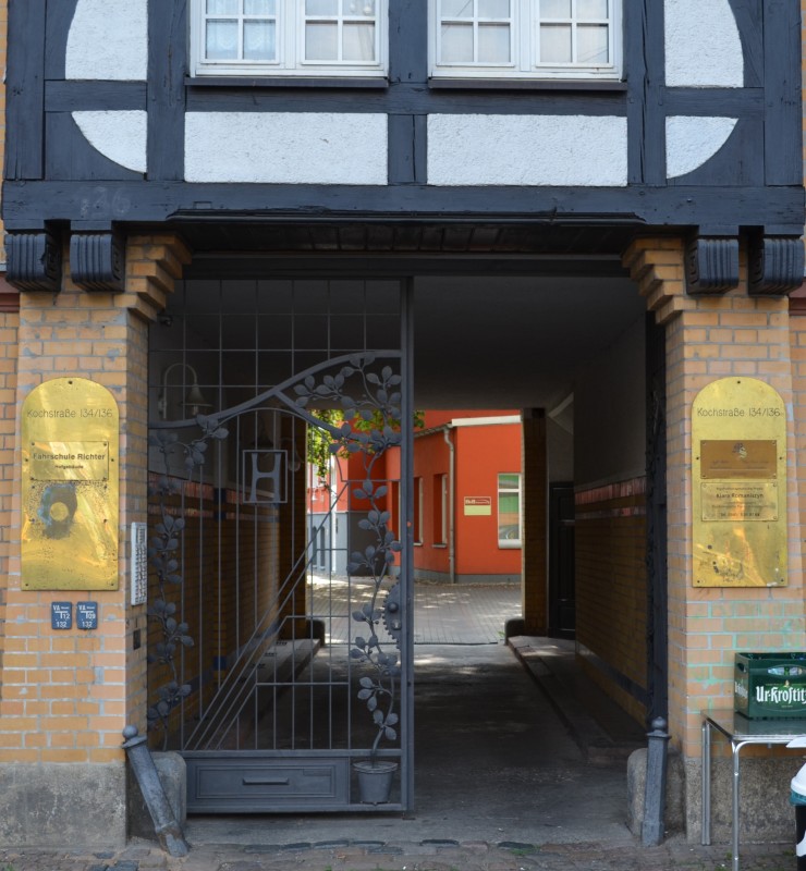 Sanierte 2,5-Zimmerwohnung mit Balkon am Connewitzer-Kreuz ! - Photo 5