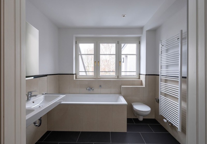 Hochwertig sanierte 3-Zimmer-Wohnung mit Fußbodenheizung und Balkon im traumhaften Altbau! - Photo 3