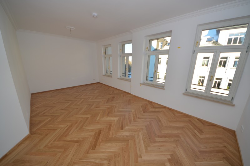 Hochwertig sanierte 3-Zimmer-Wohnung mit Fußbodenheizung und Balkon im traumhaften Altbau! - Photo 2
