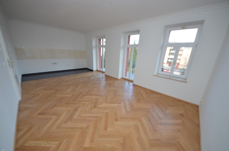 Denkmalgeschütztes Objekt mit Fußbodenheizung und Parkett ! - Foto 1