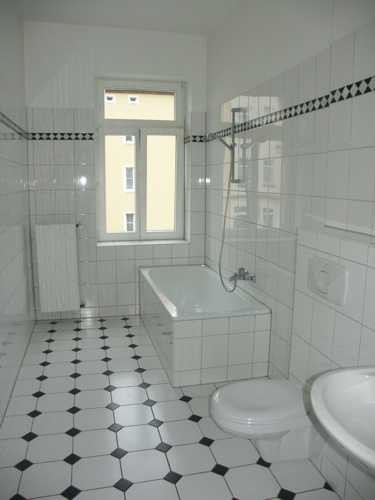 Ruhig gelegene 2-Zimmerwohnung im sanierten Altbau mit Stellplatz im Leipziger Süden ! - Photo 2