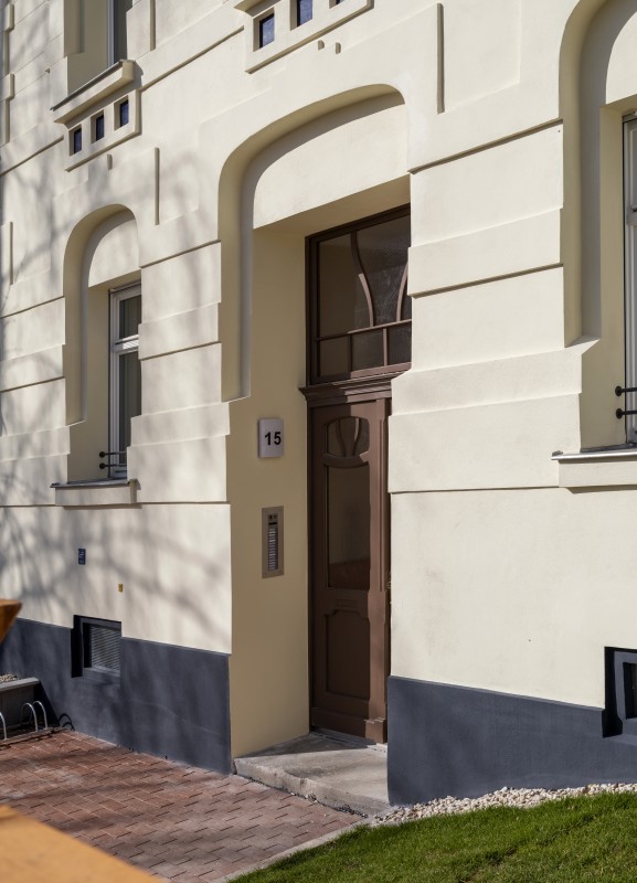 Helle 3-Zimmer-Wohnung im sanierten Altbau mit Loggia, Fußbodenheizung und Parkett! - Foto 4