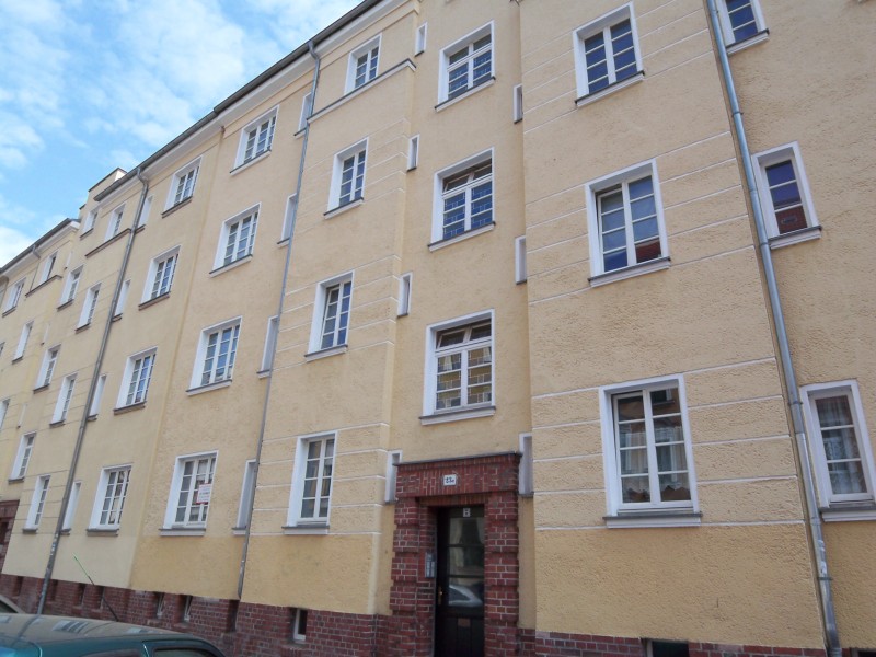 Sanierte Wohnung mit Balkon und neuer EBK im Leipziger Süden ! - Foto 4