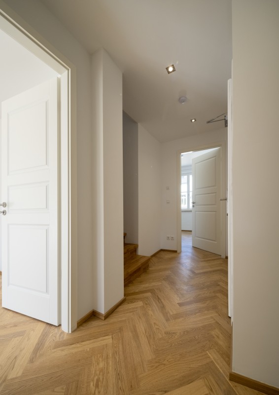 Hochwertig saniertes Objekt mit Fußbodenheizung und Parkettboden ! - Photo 5