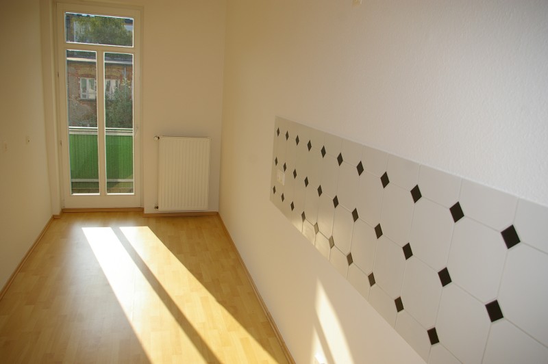 Sanierte 2-Zimmerwohnung mit Balkon und Laminatfußboden ! - Photo 4