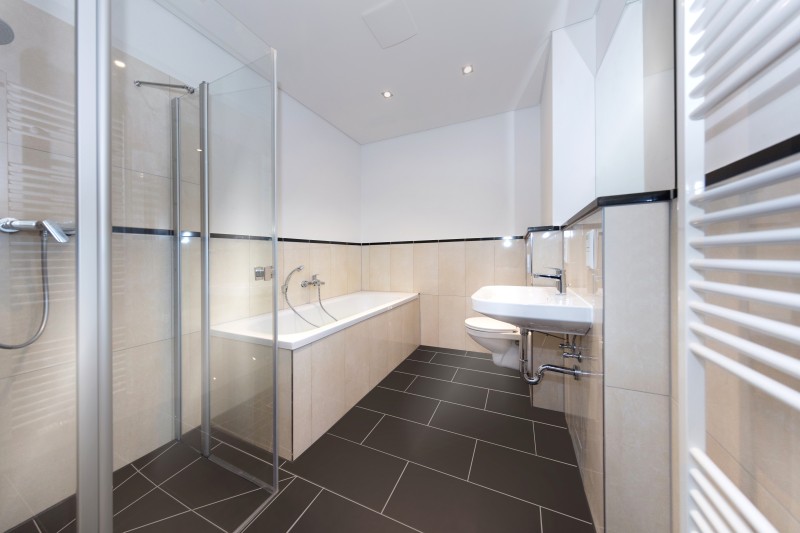 Hochwertig sanierte 3-Zimmer-Wohnung im denkmalgeschützten Altbau Nähe Stünzer Park ! - Foto 1