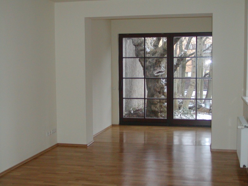 2-Zimmerwohnung im Seitengebäude mit direkt Zugang zum Karl-Heine-Kanal ! - Foto 1