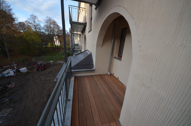 Moderne 2-Zimmer-Wohnung im Lindenhof – Fußbodenheizung, Balkon und Parkettboden ! - Photo 3