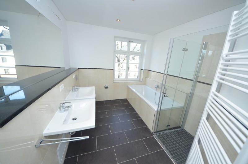 Moderne 2-Zimmer-Wohnung im Lindenhof – Fußbodenheizung, Balkon und Parkettboden ! - Photo 2