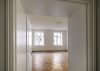 Hochwertig sanierte 3-Zimmerwohnung mit Fußbodenheizung, Parkett, Balkon und Aufzug! - C-UHLANDSTR18_ 0017