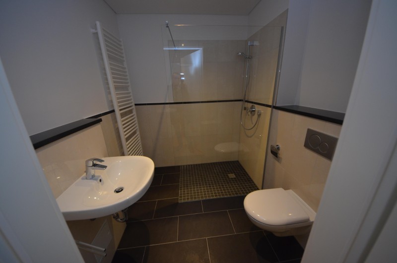 Traumhafte 4-Zimmerwohnung im Neubau mit Aufzug, Parkett, Balkon ! - Photo 4