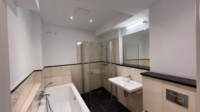 Hochwertig sanierte 3-Zimmerwohnung mit Balkon ! - Foto 3