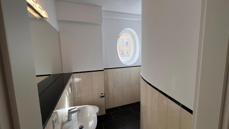 Hochwertig sanierte 3-Zimmerwohnung mit Balkon ! - Foto 2