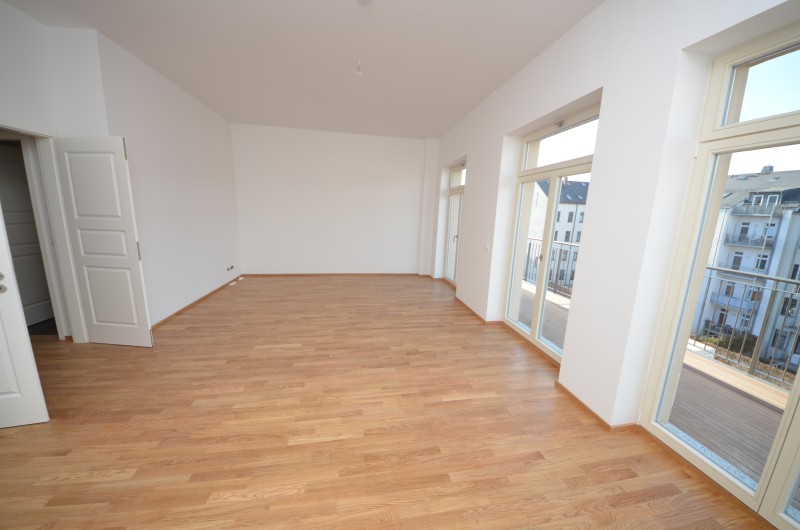 Traumwohnung mit Fußbodenheizung, Balkon und Garten im denkmalgeschützten HOFGEBÄUDE am Kaßberg ! - Foto 1