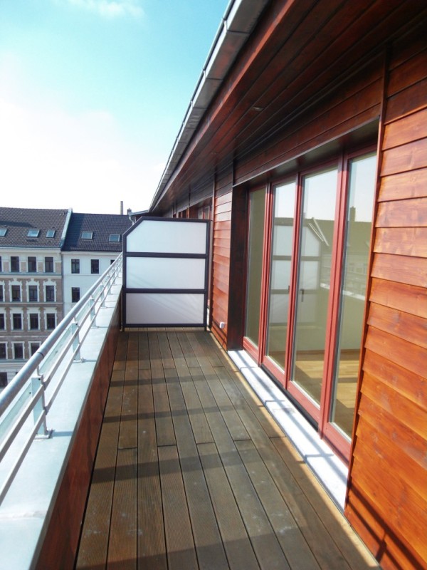Dachgeschoss – 2-Zimmer-Wohnung im sanierten Fabrikgebäude mit Loggia ! - Photo 3