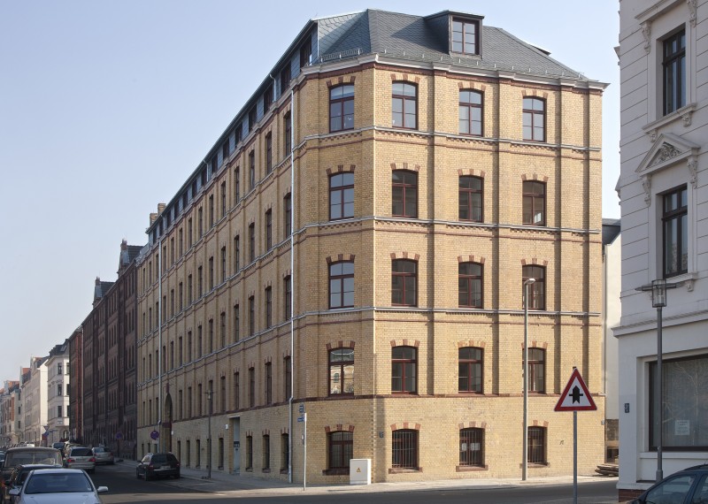 Dachgeschoss – 2-Zimmer-Wohnung im sanierten Fabrikgebäude mit Loggia ! - Photo 4