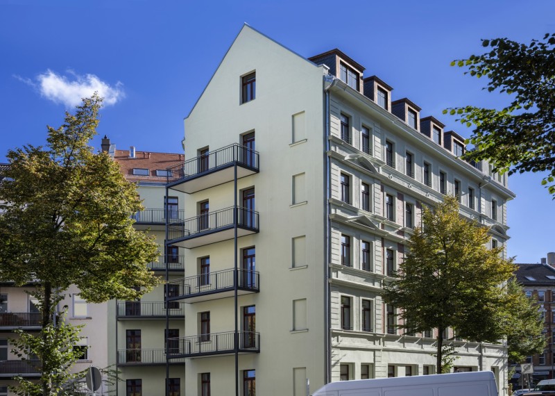Traumhafte 4-Zimmerwohnung im denkmalgeschützten Altbau mit Balkon - Foto 3