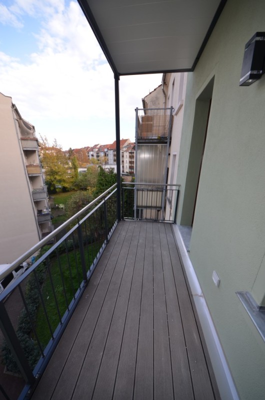 Traumhafte 4-Zimmerwohnung im denkmalgeschützten Altbau mit Balkon - Foto 2