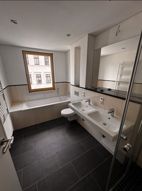 Exklusiver Neubau im Zentrum mit Balkon, Fußbodenheizung und Parkett! - Photo 3