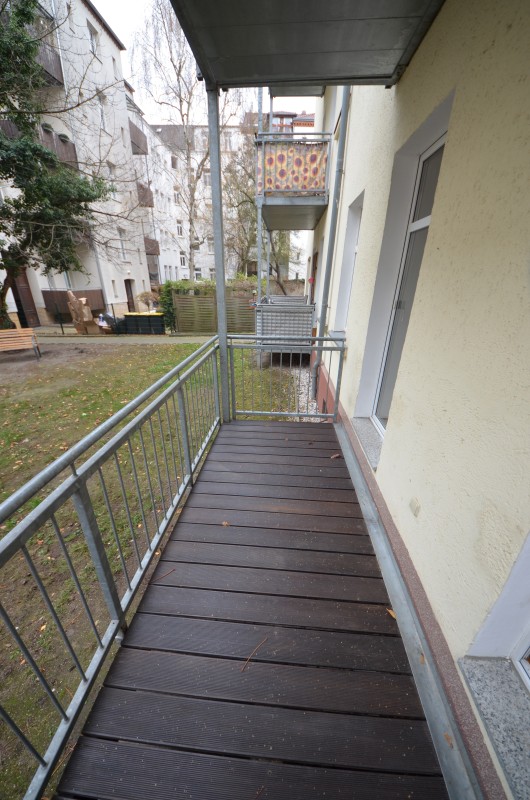 Sanierte Altbauwohnung Laminatboden und Balkon im ruhigen Hofgebäude! - Foto 5