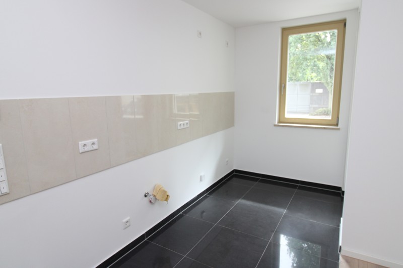 Neubau – 2-Zimmerwohnung mit Loggia + Fubo-Heizung in der Südvorstadt ! - Photo 2