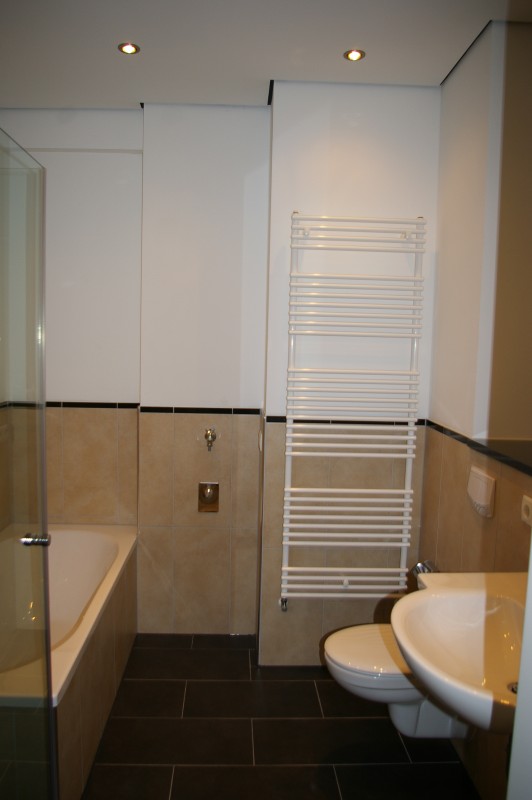 Moderne 3-Zimmerwohnung im traditionellen ‚HUBERTUS HAUS‘ ! - Photo 2