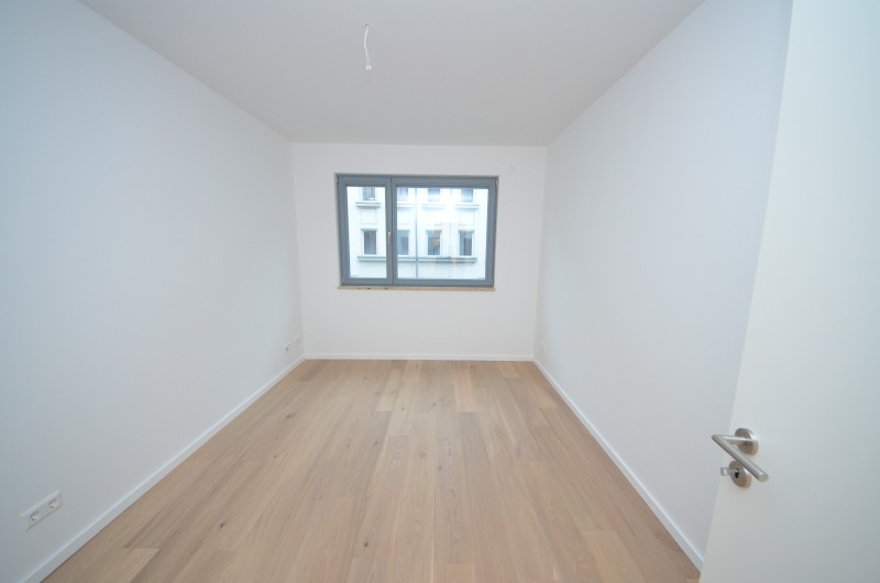 Traumhafte 4-Zimmerwohnung im Neubau mit Aufzug, Fussbodenheizung, Parkett, Balkon! - Photo 2