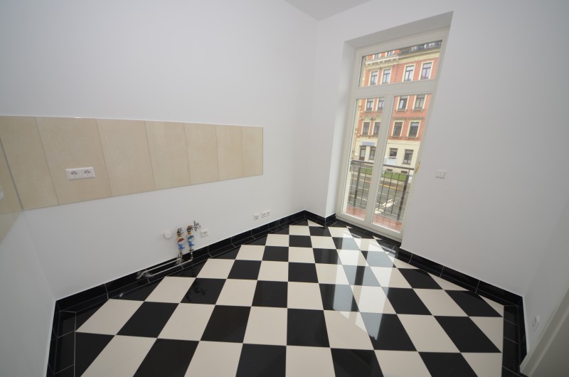 Sanierter denkmalgeschützter Altbau mit BALKON/PARKETT/FuboHeizung ! - Foto 4