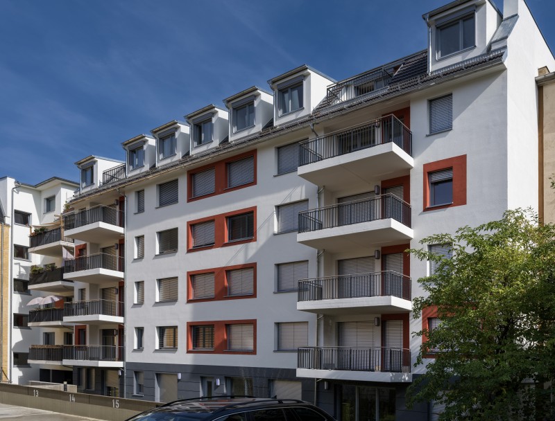 Dachgeschoss-Neubau-Wohnung mit Loggia ! - Photo 2